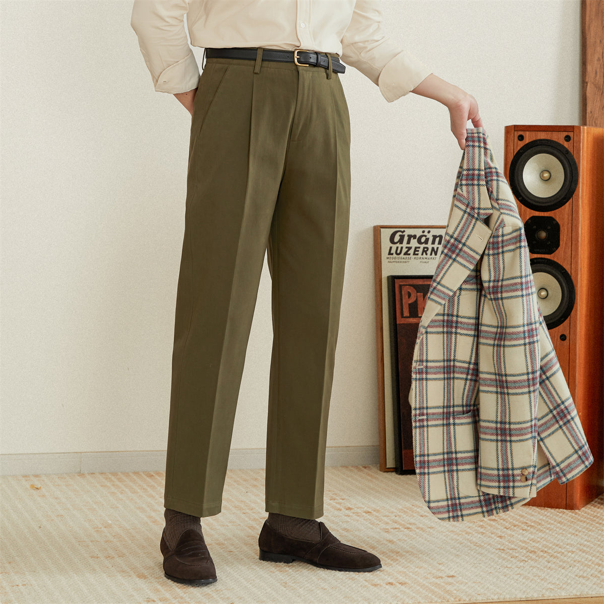 Men's Cotton Straight-Fit Trousers with Pleats