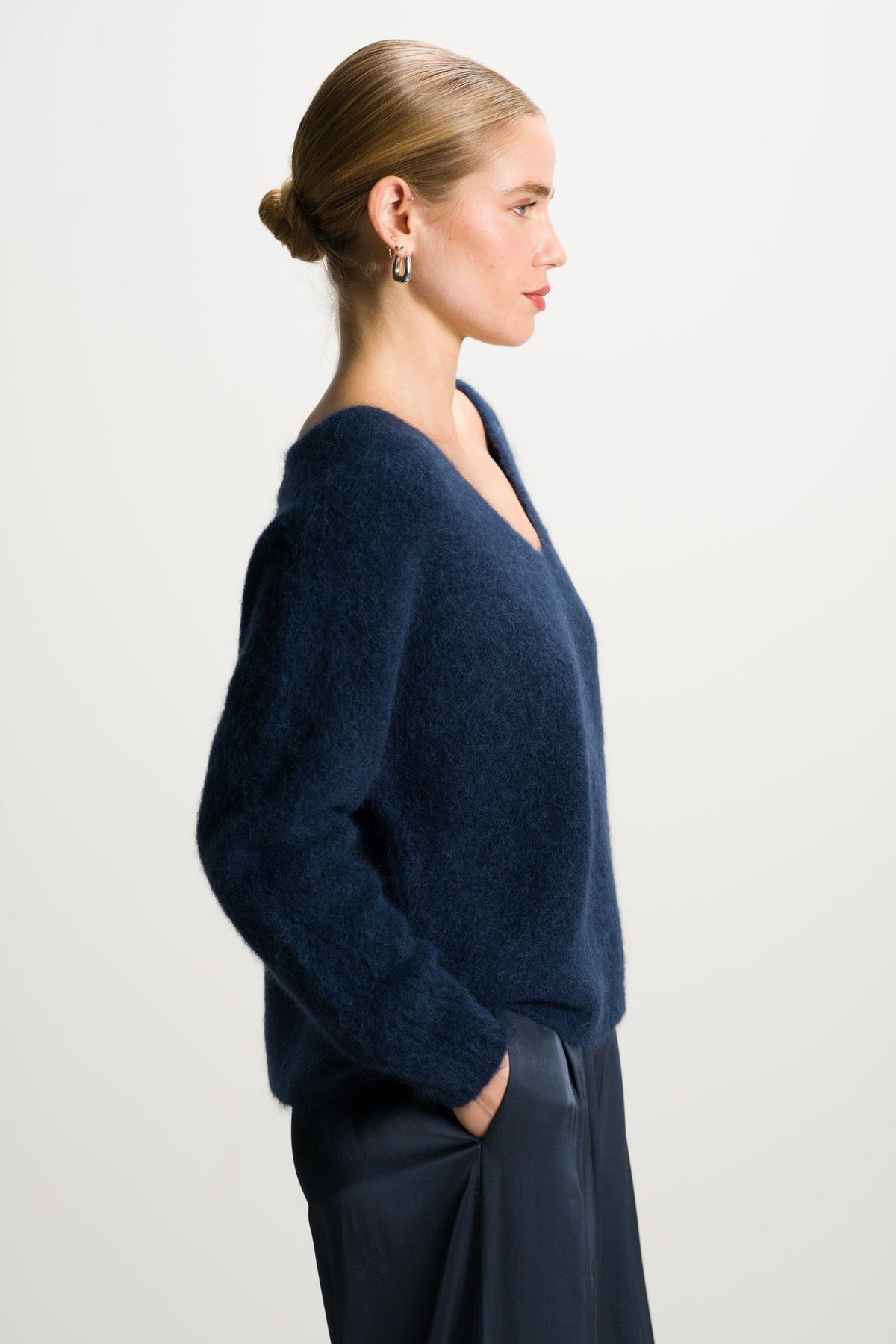 Women's V-Neck Sweater Navy Blue Alpaca Blend