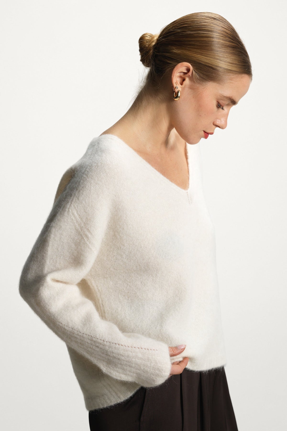 Women's V-Neck Sweater Ivory Alpaca Blend