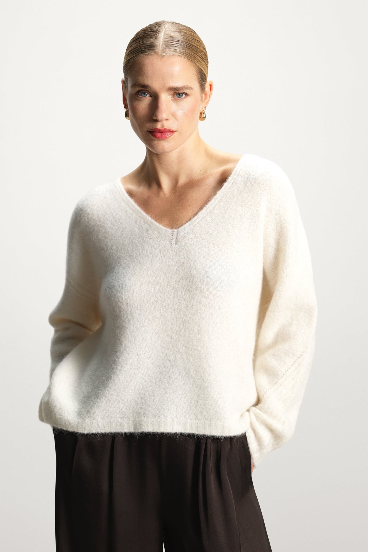 Women's V-Neck Sweater Ivory Alpaca Blend