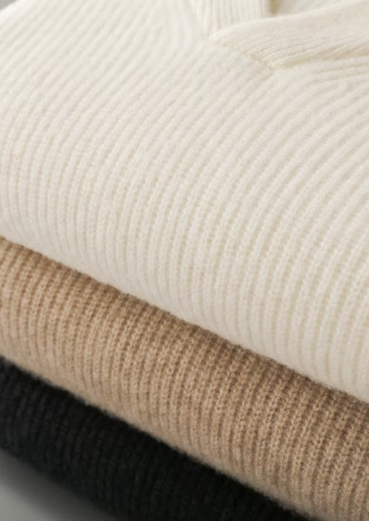 Men's RIBBED V-NECK SWEATER