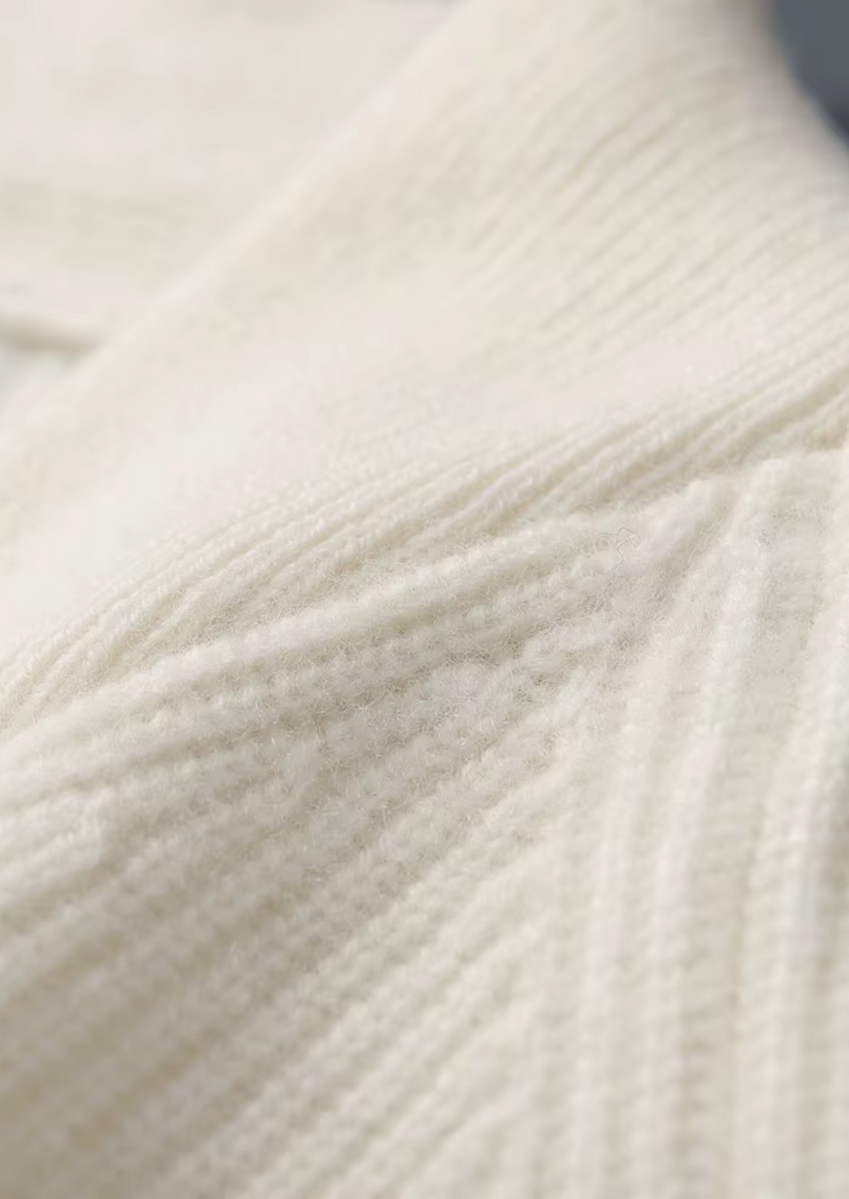 Men's RIBBED V-NECK SWEATER