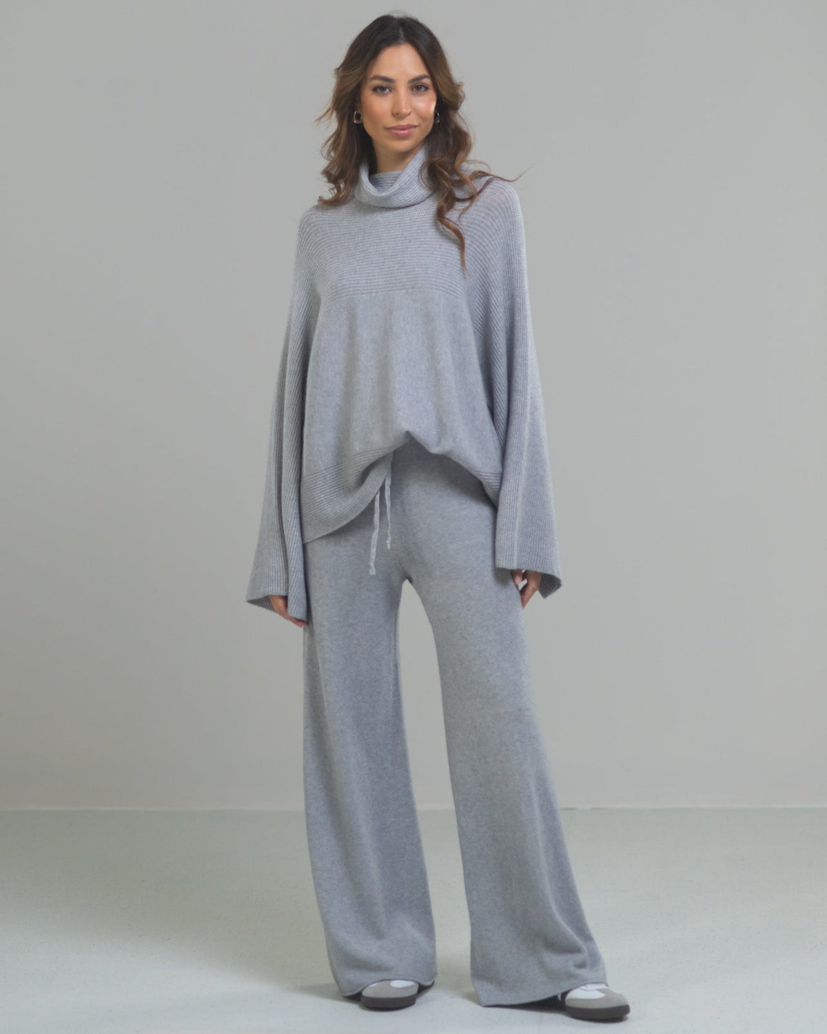 Women's Light Grey Relaxed-Fit Pants
