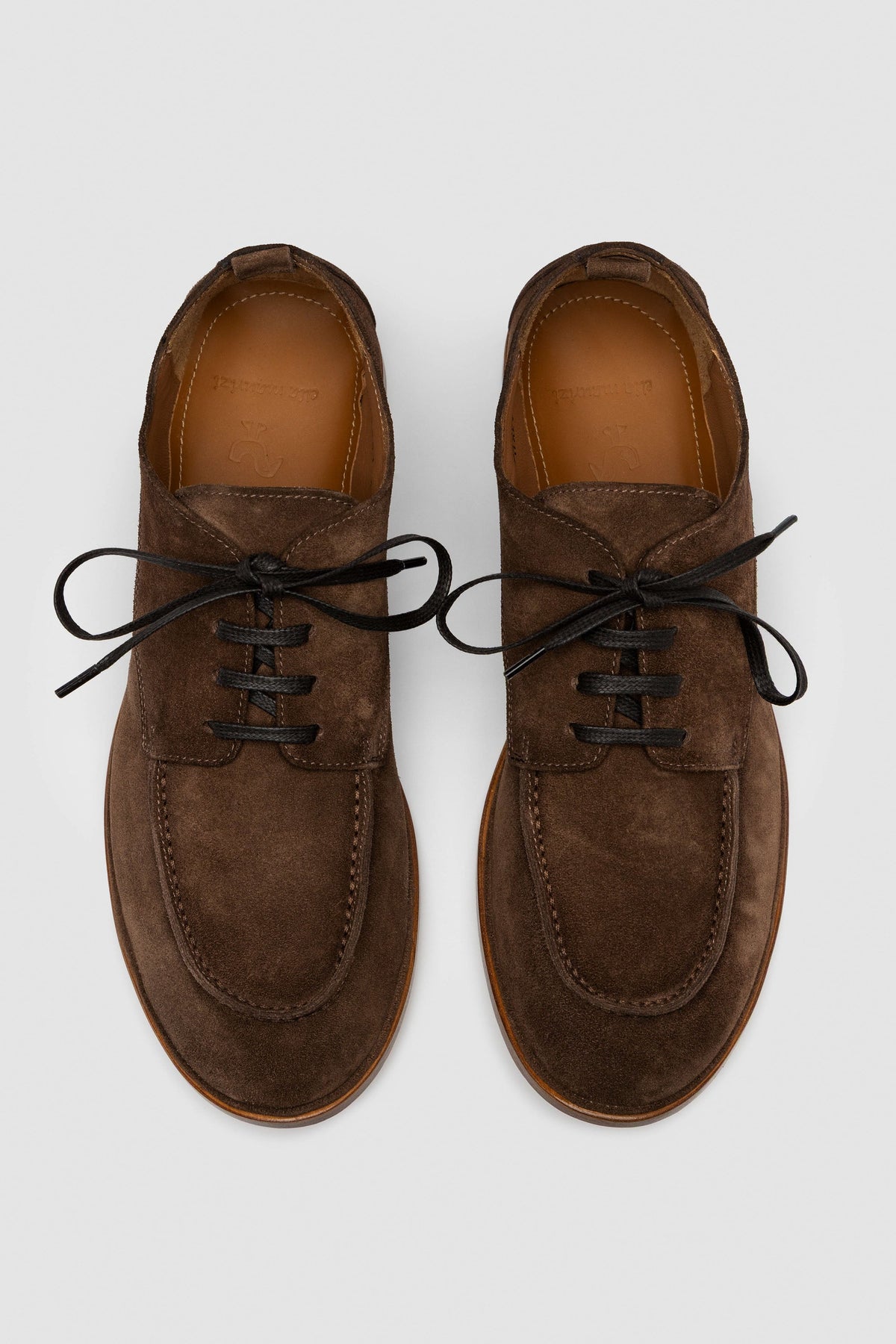Men’s Brown Country Derby Shoes with Grain Leather Finish and Classic Lace-Up Design