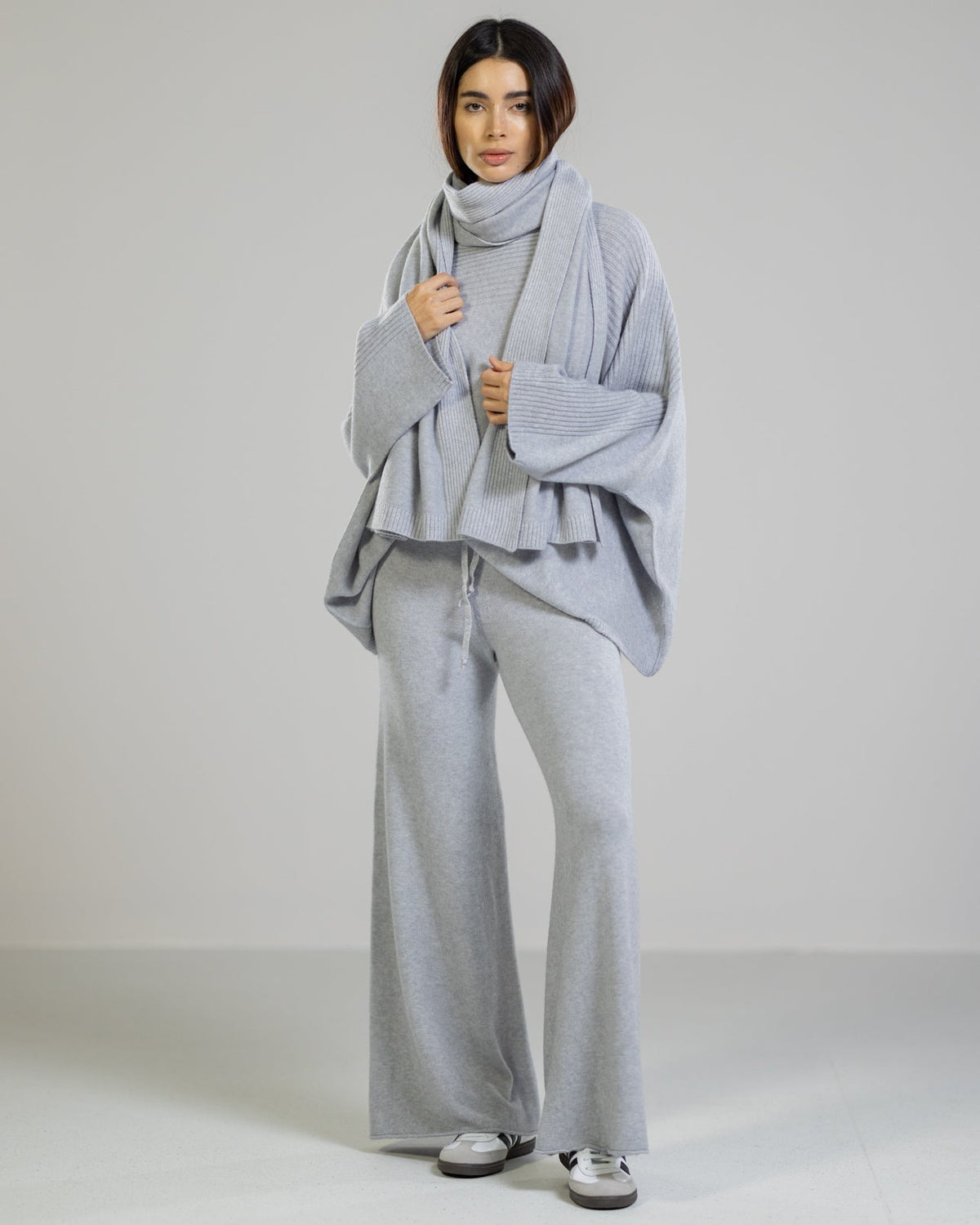 Women's Light Grey Relaxed-Fit Pants