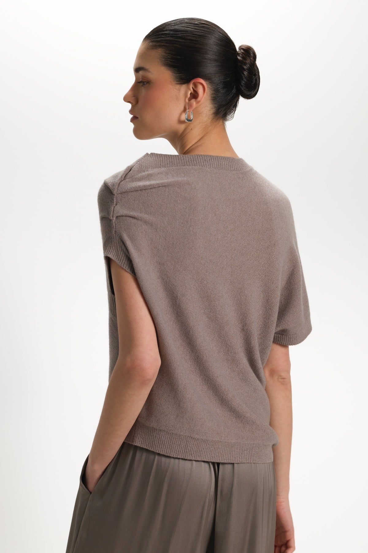 Women's Asymmetric Knit Sweater Mink Brown
